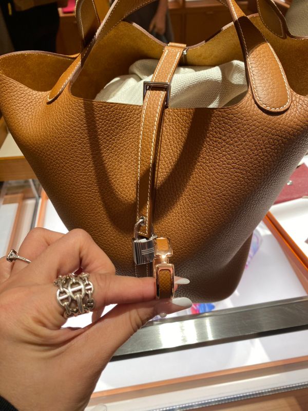 HERMES Olympe 大圈圈 耳環 金色玫瑰金邊 buywithada,france,全球代購,歐洲,exquisite,quality goods,posh,fancy,luxurious