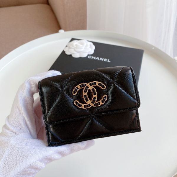 CHANEL 19系列 MINI 三折短夾 黑金內裡桃紅 buywithada,france,全球代購,歐洲,exquisite,quality goods,posh,fancy,luxurious