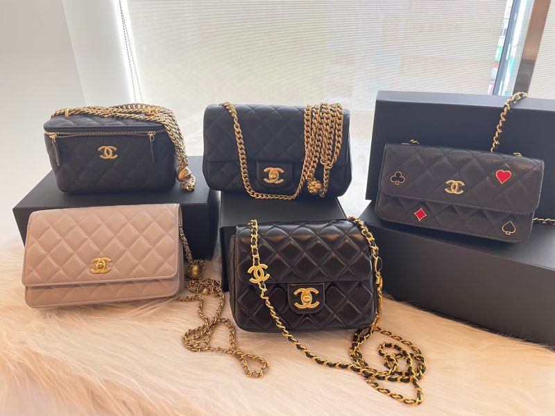 CHANEL MINI CF 20 山茶花調節釦 buywithada,france,全球代購,歐洲,exquisite,quality goods,posh,fancy,luxurious