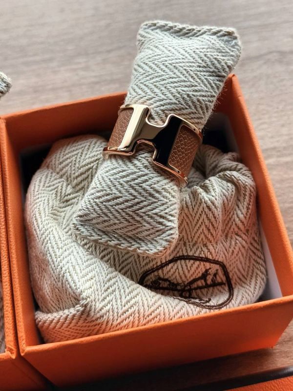 HERMES Olympe 爆款 H 戒指 金棕玫瑰金 寬版 S buywithada,france,全球代購,歐洲,exquisite,quality goods,posh,fancy,luxurious
