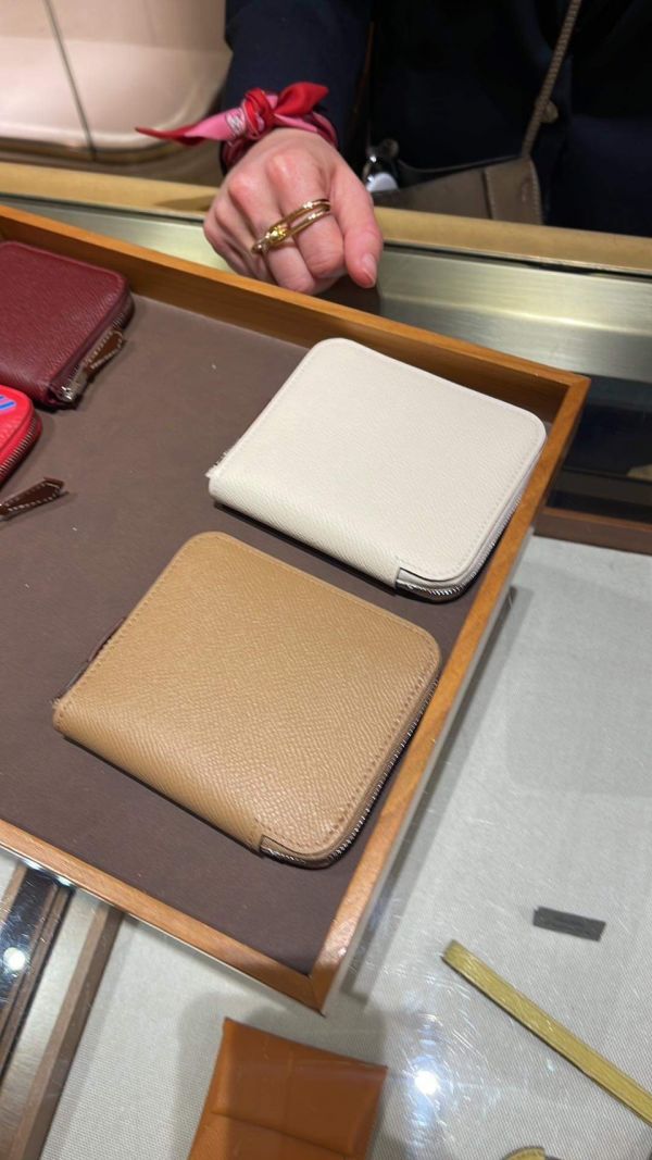 HERMES silk in compact 絲巾短夾 buywithada,france,全球代購,歐洲,exquisite,quality goods,posh,fancy,luxurious