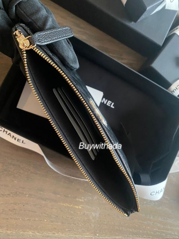 CHANEL 24S 最新雕刻金屬logo 黑荔枝牛 手拿包 buywithada,france,全球代購,歐洲,exquisite,quality goods,posh,fancy,luxurious