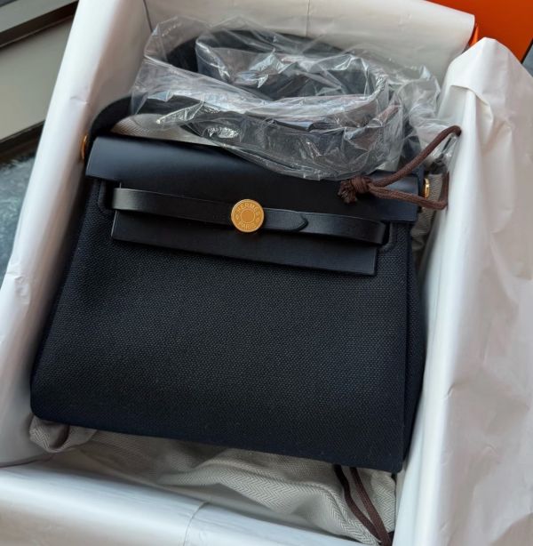 Hermès mini herbag 20 黑色金釦 台灣票 現貨 buywithada,france,全球代購,歐洲,exquisite,quality goods,posh,fancy,luxurious