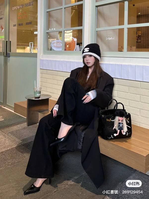 CHANEL 23B 最新款毛帽 黑色白CC LOGO buywithada,france,全球代購,歐洲,exquisite,quality goods,posh,fancy,luxurious