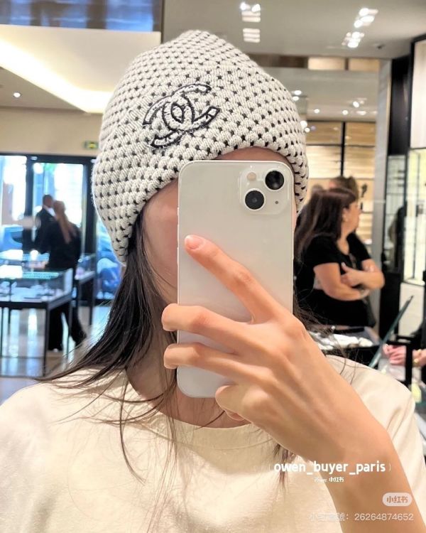 Chanel 24A 最新款米色雙C LOGO毛帽 台灣現貨 buywithada,france,全球代購,歐洲,exquisite,quality goods,posh,fancy,luxurious