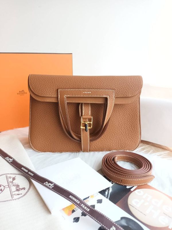 台灣現貨 HERMES HALZAN 25 金棕金釦 W buywithada,france,全球代購,歐洲,exquisite,quality goods,posh,fancy,luxurious
halzan25,hermes,