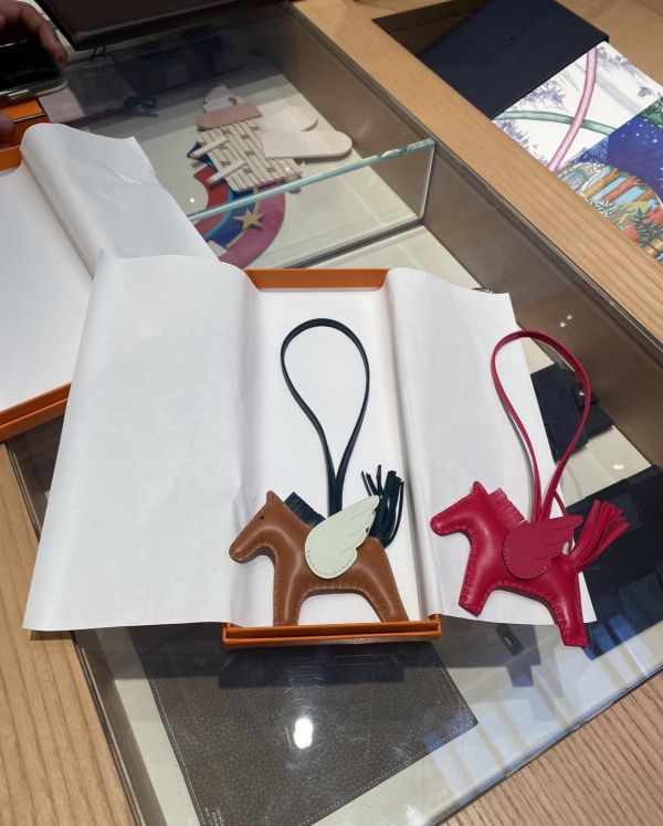 HERMES RODEO 佛朗明哥桃紅色 小飛馬 buywithada,france,全球代購,歐洲,exquisite,quality goods,posh,fancy,luxurious