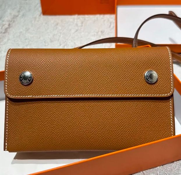 HERMES SNAP WALLET 金棕銀釦 buywithada,france,全球代購,歐洲,exquisite,quality goods,posh,fancy,luxurious