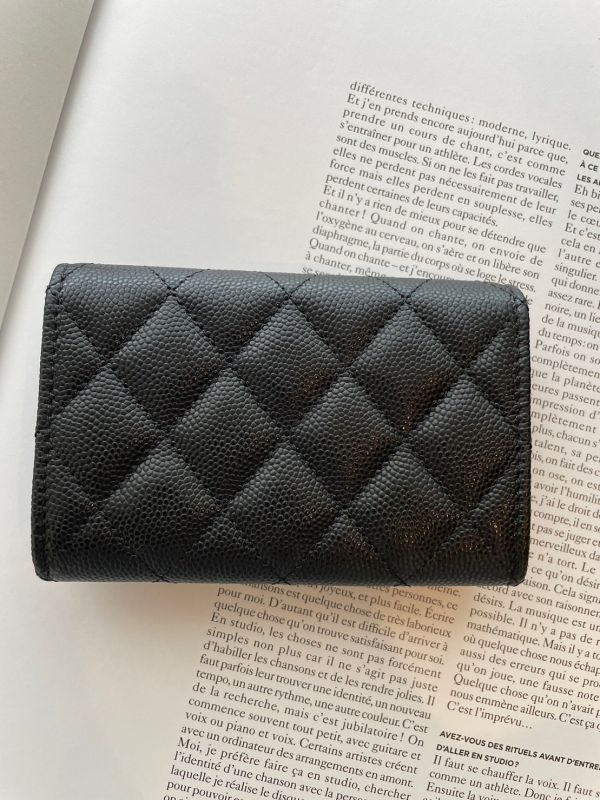CHANEL 鏤空CC 黑金內拼色 荔枝皮 翻蓋單層卡包 buywithada,france,全球代購,歐洲,exquisite,quality goods,posh,fancy,luxurious