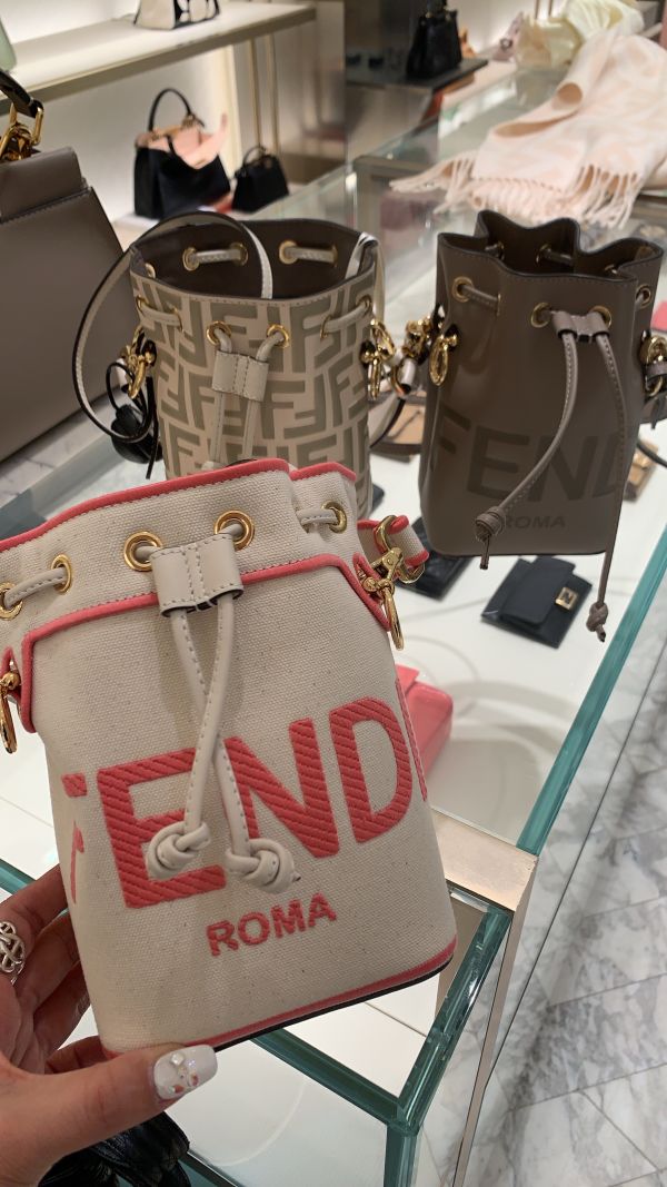 FENDI Mon Tresor FF皮革迷你水桶包 米色/棕色 buywithada,france,全球代購,歐洲,exquisite,quality goods,posh,fancy,luxurious