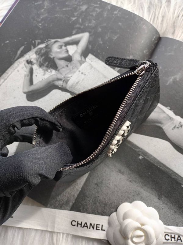 CHANEL 24C 白色19系列 ㄧ字錢包 buywithada,france,全球代購,歐洲,exquisite,quality goods,posh,fancy,luxurious