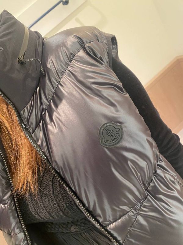 Moncler 23 冬季最新 男生款黑標羽絨背心 size 3 buywithada,france,全球代購,歐洲,exquisite,quality goods,posh,fancy,luxurious