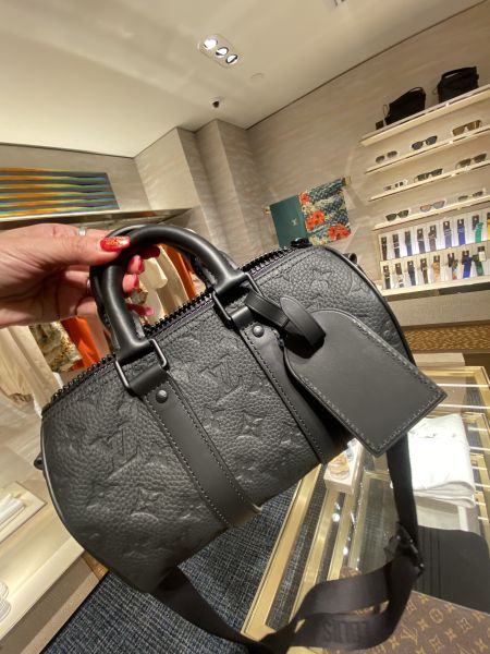 LV Keepall Bandoulière 25 全黑色 buywithada,france,全球代購,歐洲,exquisite,quality goods,posh,fancy,luxurious