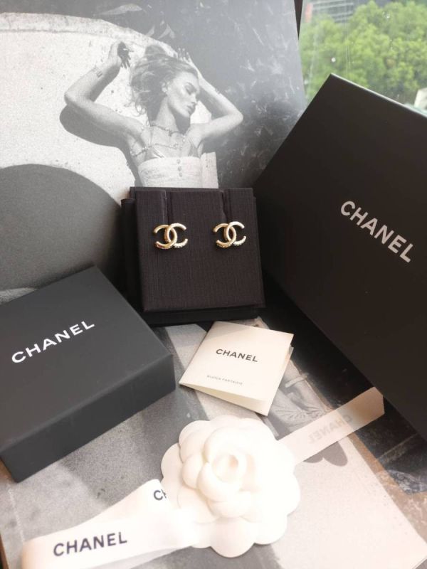 CHANEL 側邊水鑽CC耳環 buywithada,france,全球代購,歐洲,exquisite,quality goods,posh,fancy,luxurious