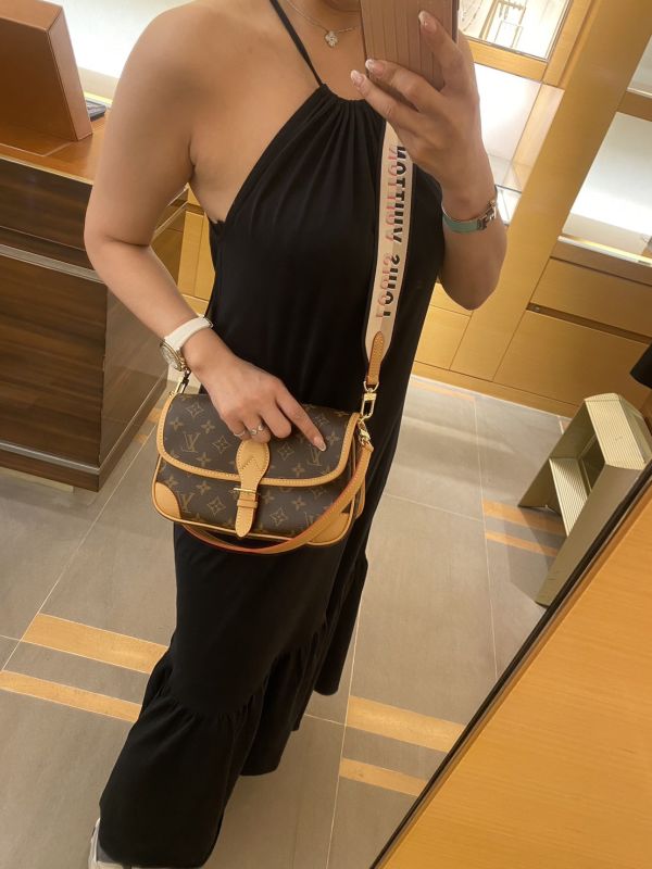 LV 老花 DIANE 法棍包 buywithada,france,全球代購,歐洲,exquisite,quality goods,posh,fancy,luxurious