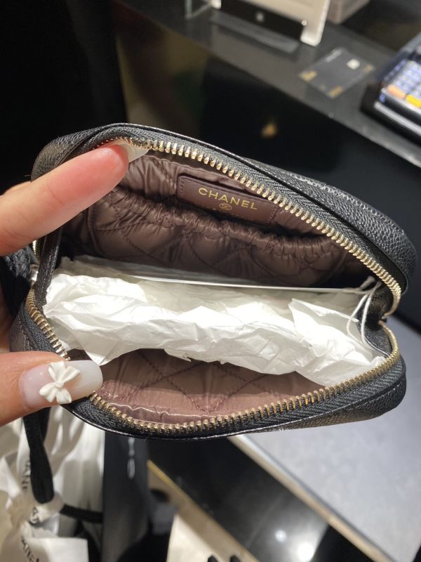 CHANEL 黑荔枝金釦拉鏈化妝包 buywithada,france,全球代購,歐洲,exquisite,quality goods,posh,fancy,luxurious