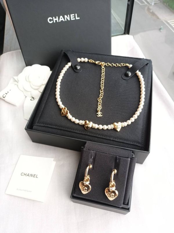 CHANEL 3個金色愛心水鑽珍珠頸鏈 現貨 buywithada,france,全球代購,歐洲,exquisite,quality goods,posh,fancy,luxurious