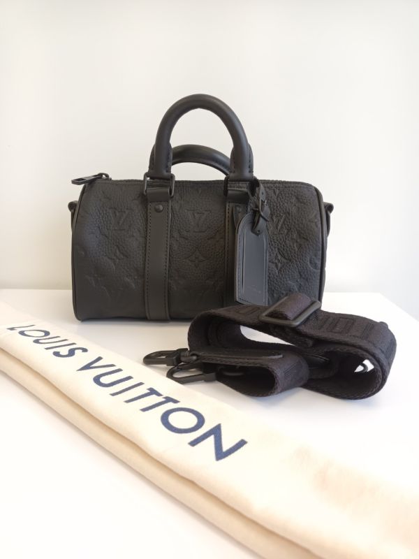 LV Keepall Bandoulière 25 全黑色 buywithada,france,全球代購,歐洲,exquisite,quality goods,posh,fancy,luxurious