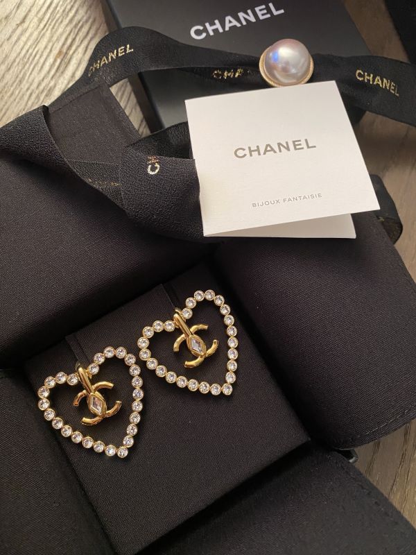 CHANEL 大愛心菱形水鑽金色耳針 buywithada,france,全球代購,歐洲,exquisite,quality goods,posh,fancy,luxurious