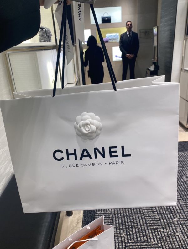 CHANEL 最新款中號錢包 內有拉鍊分層 康朋白盒包裝超美^^ buywithada,france,全球代購,歐洲,exquisite,quality goods,posh,fancy,luxurious