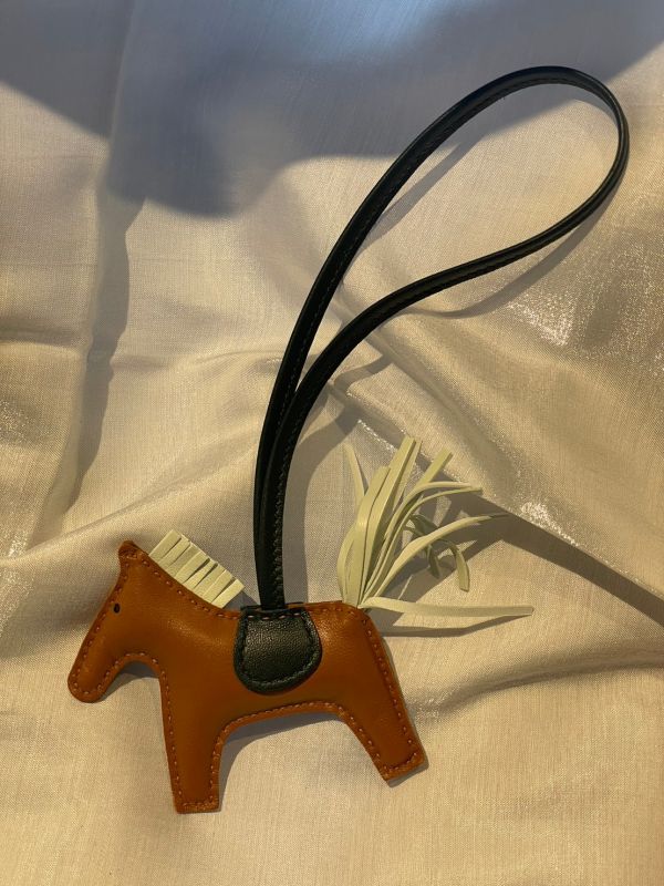 HERMES小馬掛飾兩色 buywithada,france,全球代購,歐洲