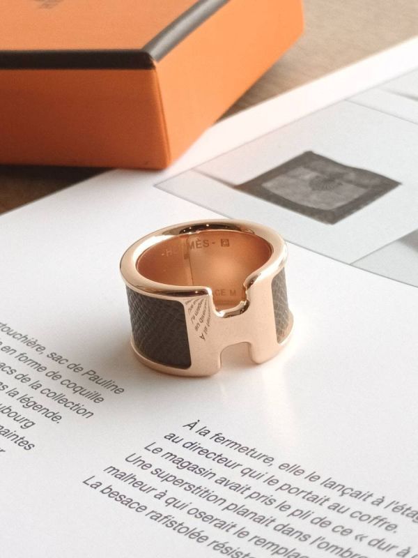 HERMES Olympe 戒指 大象灰玫塊金 寬版 M buywithada,france,全球代購,歐洲,exquisite,quality goods,posh,fancy,luxurious