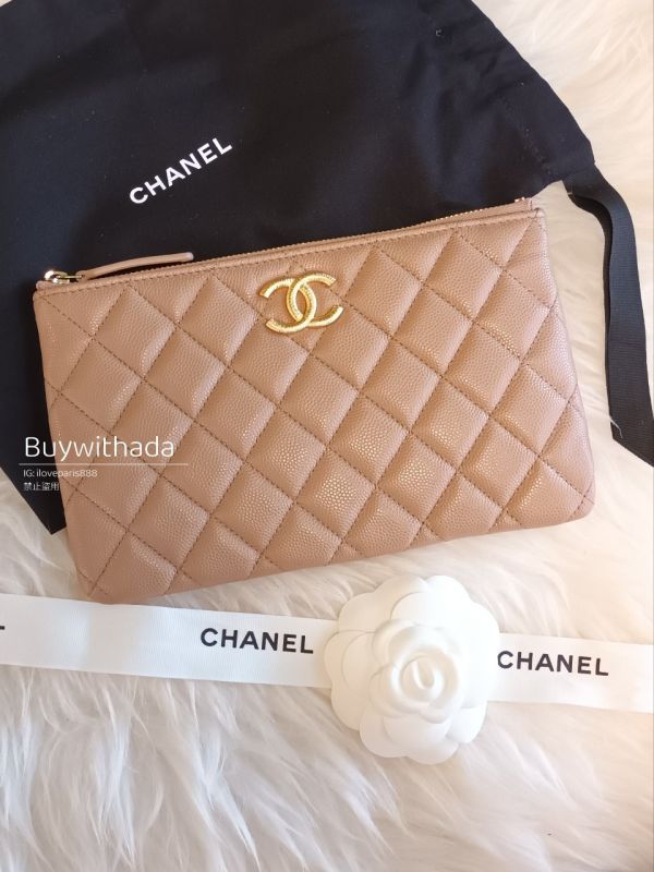 CHANEL 23 限量金屬LOGO 焦糖奶茶荔枝金釦 手拿包 buywithada,france,全球代購,歐洲,exquisite,quality goods,posh,fancy,luxurious
