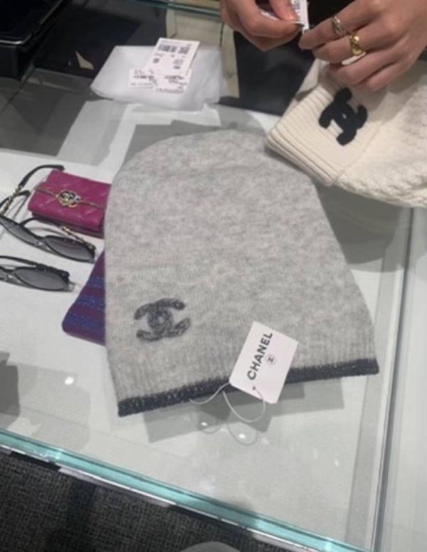 CHANEL 23B 新款灰色經典毛帽 CC LOGO buywithada,france,全球代購,歐洲,exquisite,quality goods,posh,fancy,luxurious