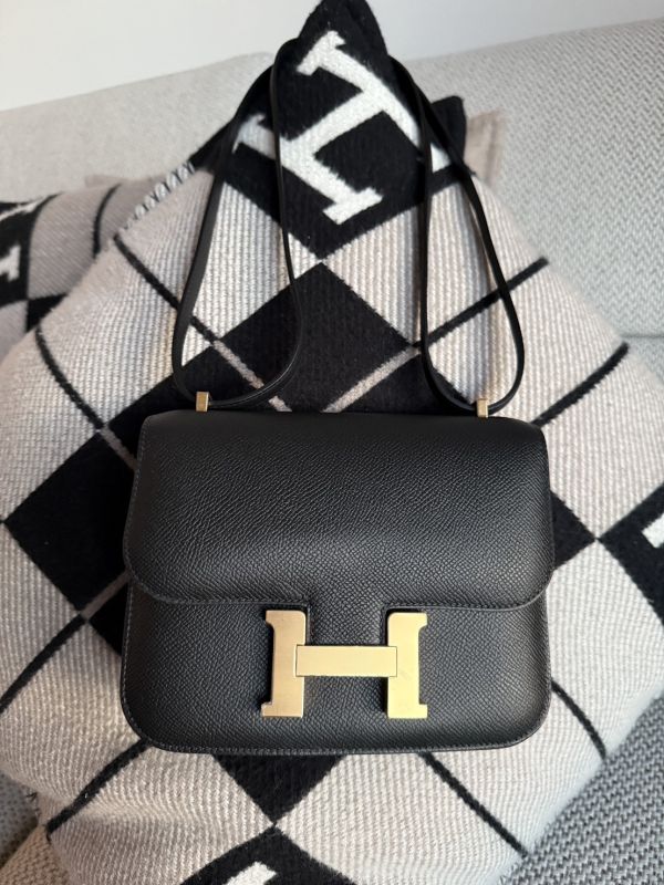 Hermès mini constance 康康 黑金19 現貨 只售真品,品質保證,熱門包款,台灣現貨,歡迎台北市東區面交GOYARD,accessorise,boutique,birthdaygift,lovely,gorgeous,gift,accessorise,boutique,anniversary,birthday,gift,lovely,gorgeous