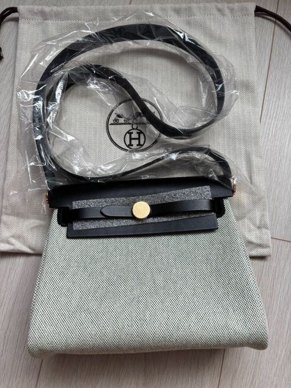 Hermes Mini herbag 熊貓黑白拼色金釦 buywithada,france,全球代購,歐洲,exquisite,quality goods,posh,fancy,luxurious