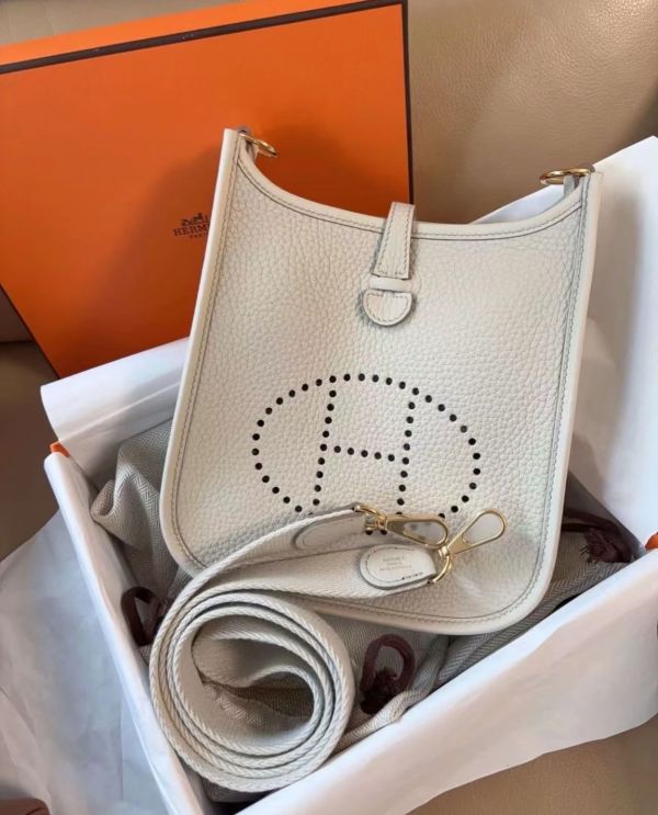 Hermes Evelyne mini 冰川白金釦 現貨 buywithada,france,全球代購,歐洲,exquisite,quality goods,posh,fancy,luxurious