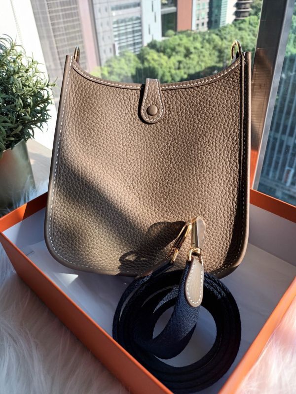HERMES MINI EVELYNE 16 大象灰金釦 藍色背帶 buywithada,france,全球代購,歐洲,exquisite,quality goods,posh,fancy,luxurious