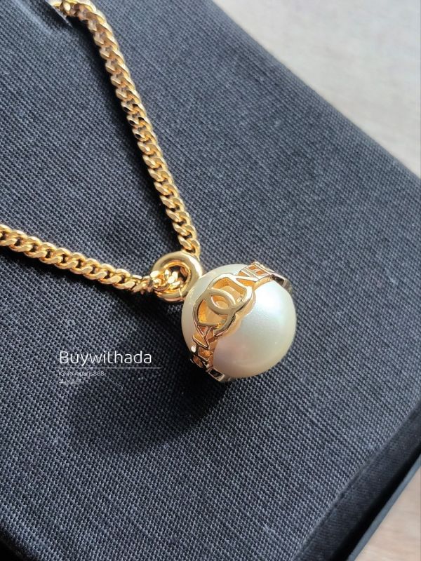 CHANEL 新上架 珍珠金色CHANEL PEARIS 項鏈 buywithada,france,全球代購,歐洲,exquisite,quality goods,posh,fancy,luxurious