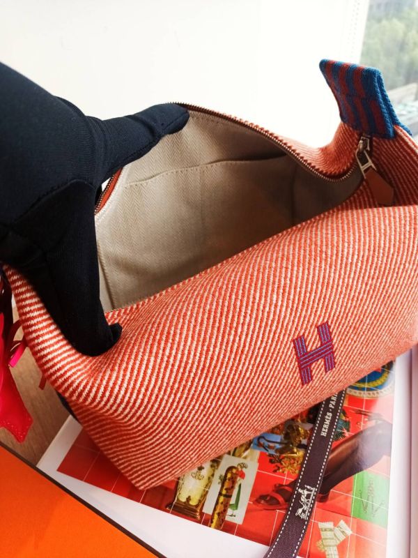 HERMES 編織手把 帆布化妝包/便當袋 紅色系 SIZE PM buywithada,france,全球代購,歐洲,exquisite,quality goods,posh,fancy,luxurious