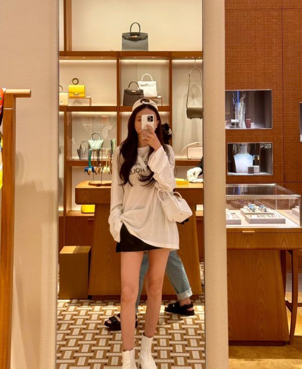 Hermès Mini Lindy 新白色銀釦 TC buywithada,france,全球代購,歐洲,exquisite,quality goods,posh,fancy,luxurious