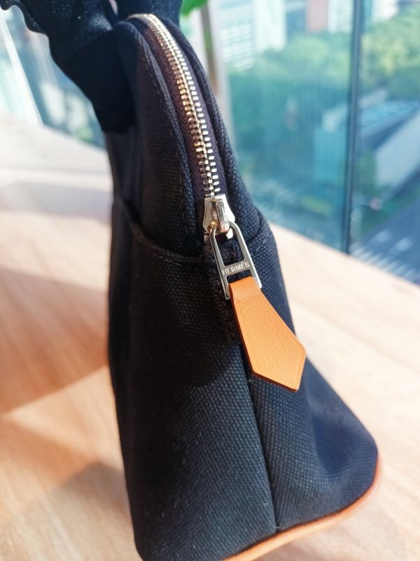 HERMES 新款 化妝包/收納包 中號 全黑色內橘 buywithada,france,全球代購,歐洲,exquisite,quality goods,posh,fancy,luxurious