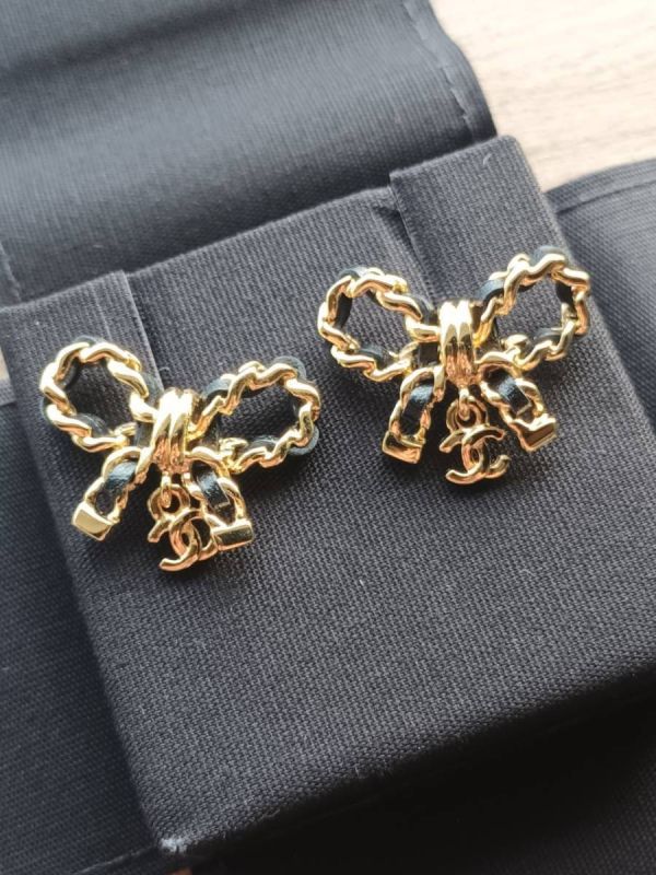 CHANEL 經典皮穿鍊蝴蝶結耳針 buywithada,france,全球代購,歐洲,exquisite,quality goods,posh,fancy,luxurious