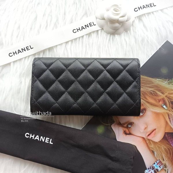 台灣現貨 Chanel 24 翻蓋中夾 黑荔枝皮 金屬雕刻CC logo buywithada,france,全球代購,歐洲,exquisite,quality goods,posh,fancy,luxurious