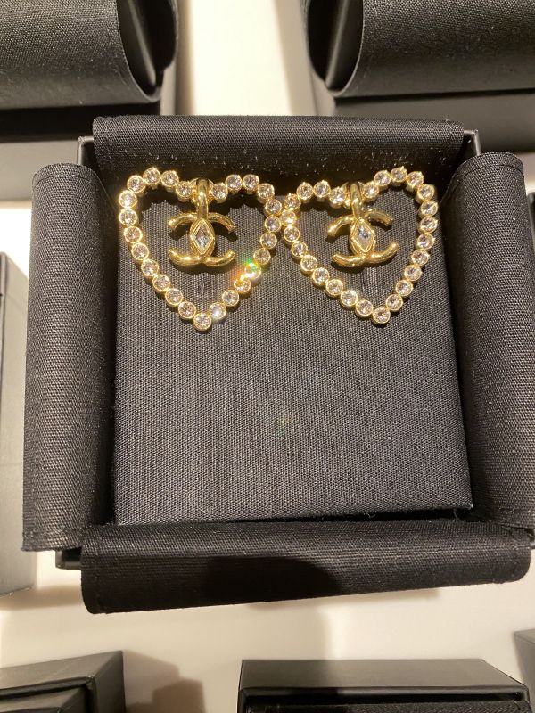 CHANEL 愛心大滿鑽耳夾 buywithada,france,全球代購,歐洲,exquisite,quality goods,posh,fancy,luxurious