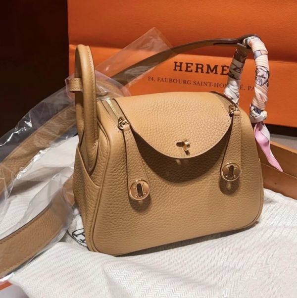 Hermès Mini Lindy 餅乾色金釦 buywithada,france,全球代購,歐洲,exquisite,quality goods,posh,fancy,luxurious