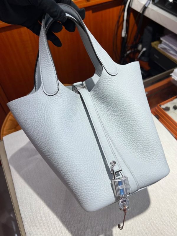 Hermes Picotin 18 冰川藍 銀釦 buywithada,france,全球代購,歐洲,exquisite,quality goods,posh,fancy,luxurious