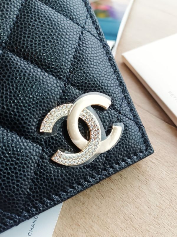 CHANEL 水鑽CC LOGO 護照夾 黑荔枝皮 buywithada,france,全球代購,歐洲,exquisite,quality goods,posh,fancy,luxurious