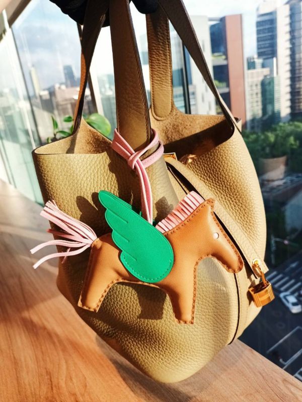 HERMES RODEO MM PEGASE 金棕拼色中號飛馬 buywithada,france,全球代購,歐洲,exquisite,quality goods,posh,fancy,luxurious