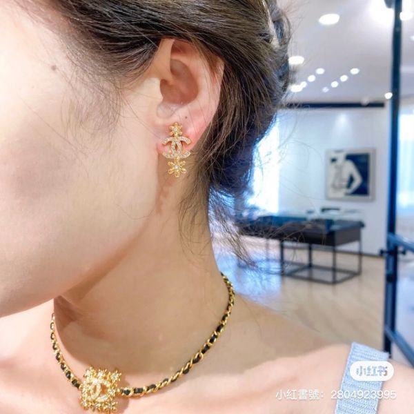 CHANEL 水鑽CC 色小花花耳針 buywithada,france,全球代購,歐洲,exquisite,quality goods,posh,fancy,luxurious