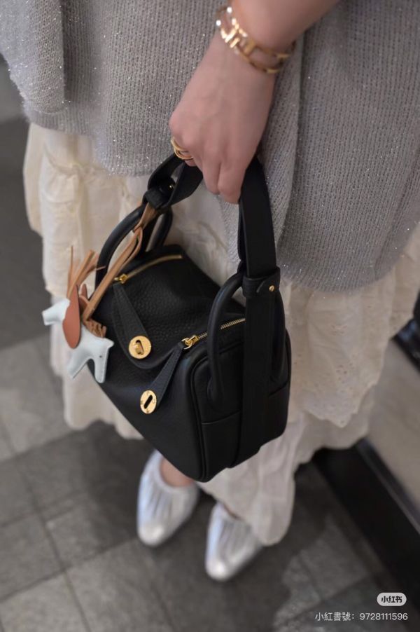 Hermès mini lindy 黑色金釦 二代短背帶 TC皮 現貨 buywithada,france,全球代購,歐洲,exquisite,quality goods,posh,fancy,luxurious