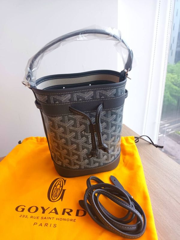 GOYARD 水桶包 MINI 灰色 buywithada,france,全球代購,歐洲,exquisite,quality goods,posh,fancy,luxurious