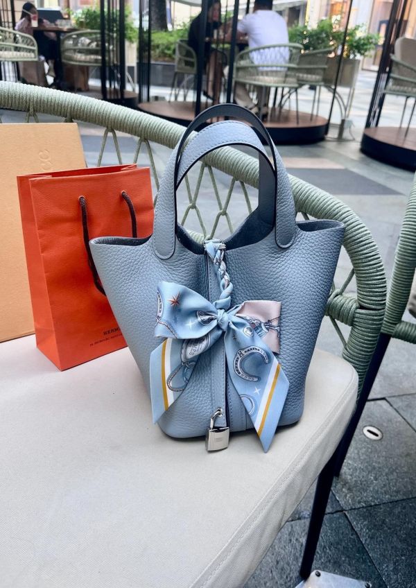 Hermès picotin 18 P0木偶灰淡金釦 代購,精品,ADA商店,網路商城,預約面交,buywithada,france,全球代購,歐洲,hermes,CHANEL,celine,lv,balenciaga,香奈兒,愛馬仕,路易威登,巴黎世家,VCA,CHROME HEARTS,克羅心,梵克雅寶,勾雅,高雅德,GOYARD