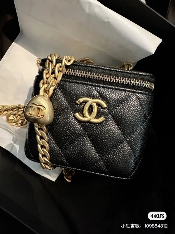CHANEL愛心調節釦小盒子 buywithada,france,全球代購,歐洲,exquisite,quality goods,posh,fancy,luxurious