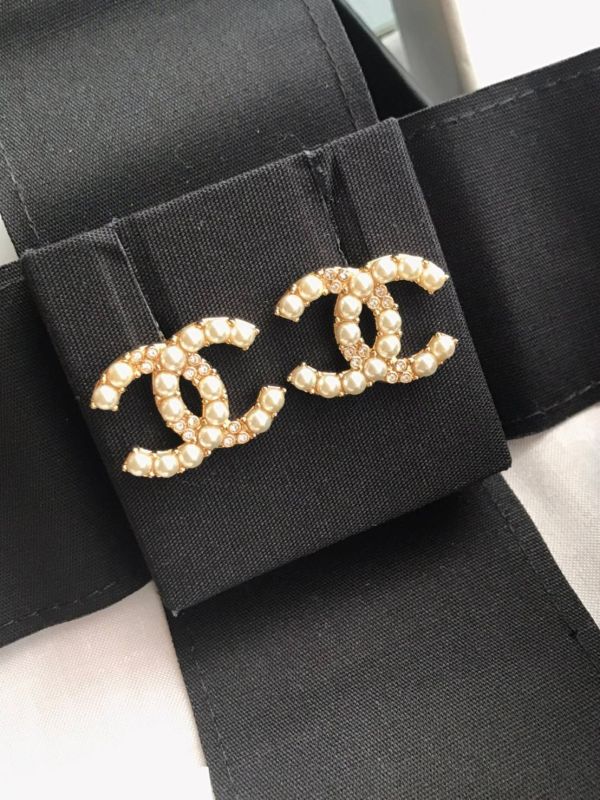 CHANEL 24A 手工坊珍珠水鑽  耳夾/耳針 buywithada,france,全球代購,歐洲,exquisite,quality goods,posh,fancy,luxurious