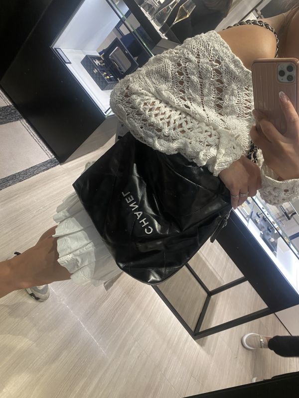 CHANEL 22 BAG 黑銀小號  預購接單 buywithada,france,全球代購,歐洲,exquisite,quality goods,posh,fancy,luxurious